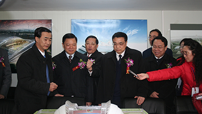 Premier Li Keqiang of the State Council attended the commencement ceremony of the Shenyang Olympic Sports Center project